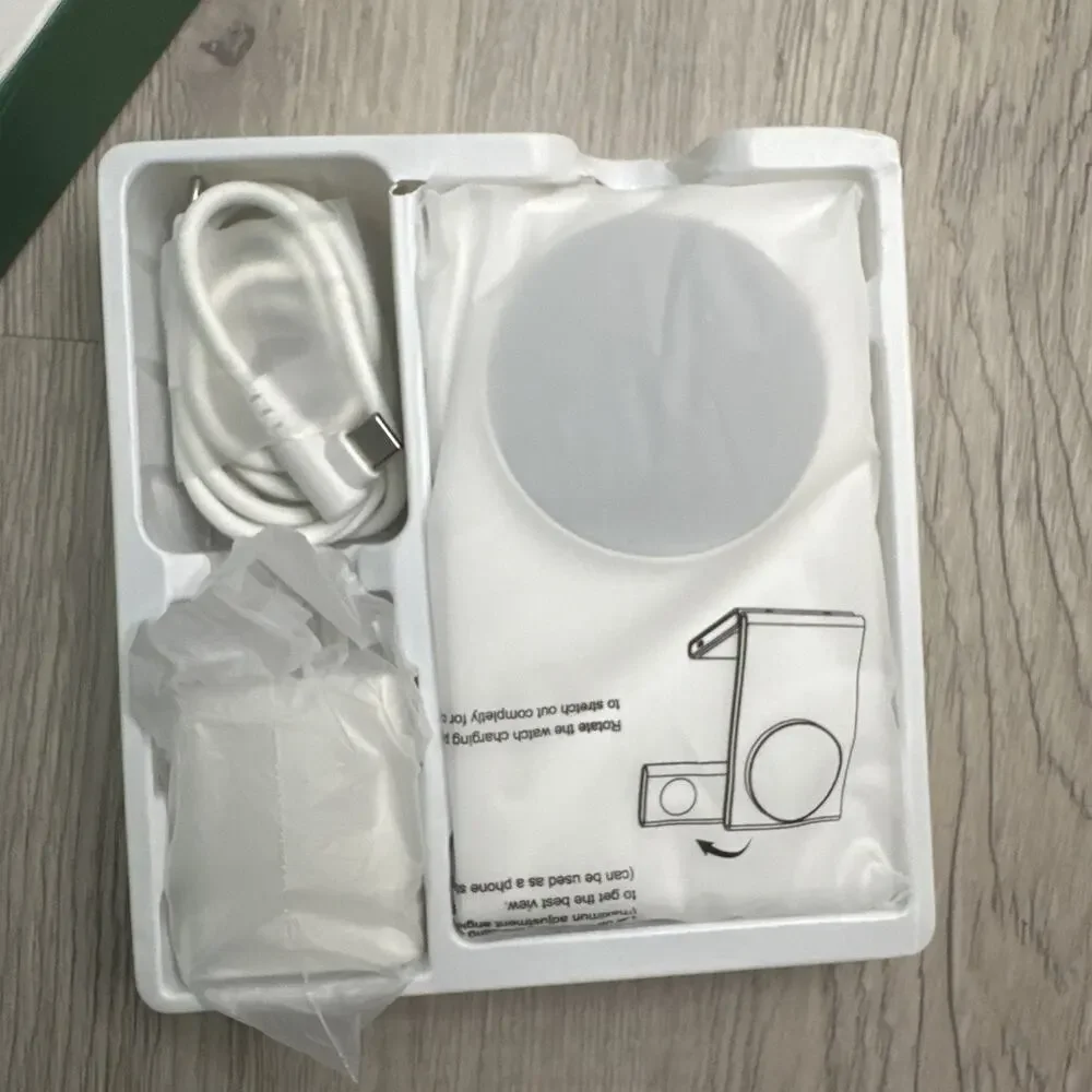 houflody 3 in 1 Foldable Magnetic Wireless Charging Station with PD —open box